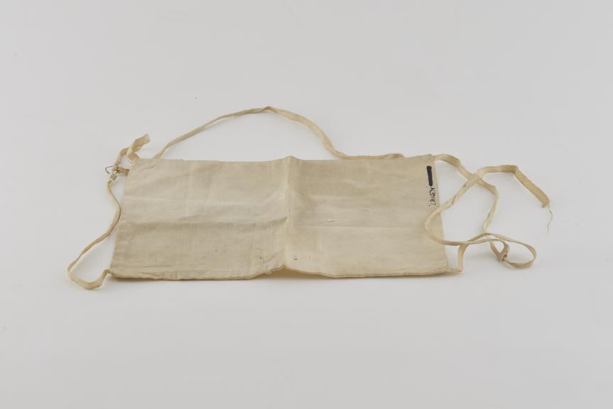 Cloth face mask with loops