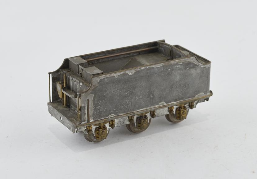 Model steam locomotive tender