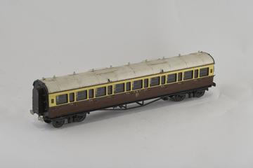 Model railway carriage, 'O' gauge, GWR bogie corridor 3rd No