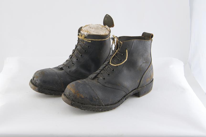 Pair of hobnail boots