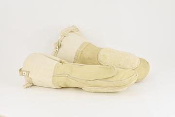 Pair of Gauntlet Gloves for Armed Services' Use.