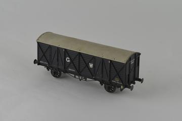 Model railway wagon, 'O' gauge, GWR 10-ton ventilated van