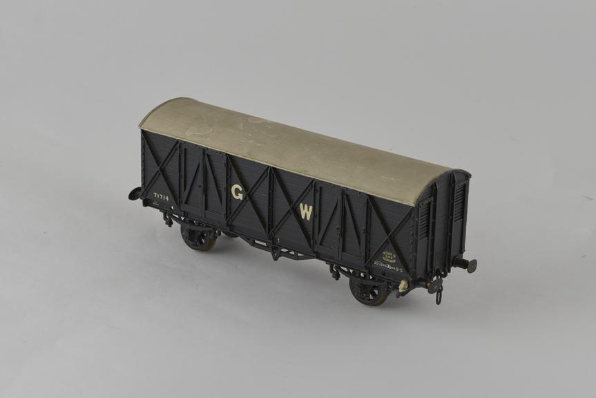 Model railway wagon, 'O' gauge, GWR `Mink' 10-ton 28'6" Frui