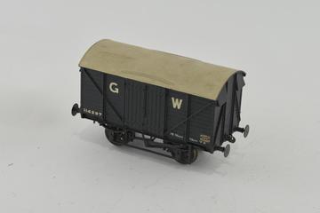 Model railway wagon, 'O' gauge, GWR 12-ton ventilated van No