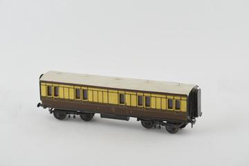 GWR Model railway carriage 401