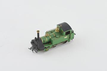 Model steam locomotive