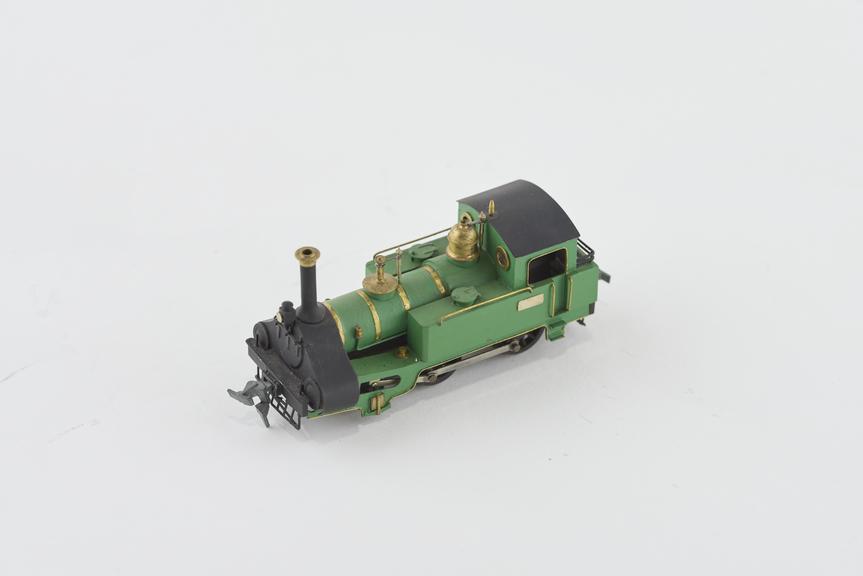 Model steam locomotive