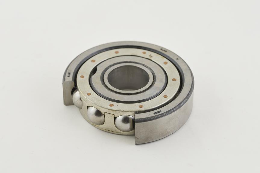 Sectioned heavy type ball journal Bearing H.J. 45