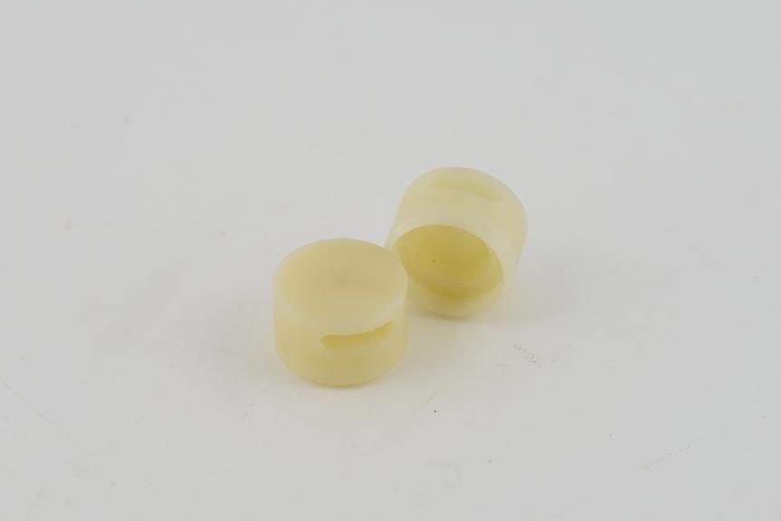 Two polypropylene cord toggles