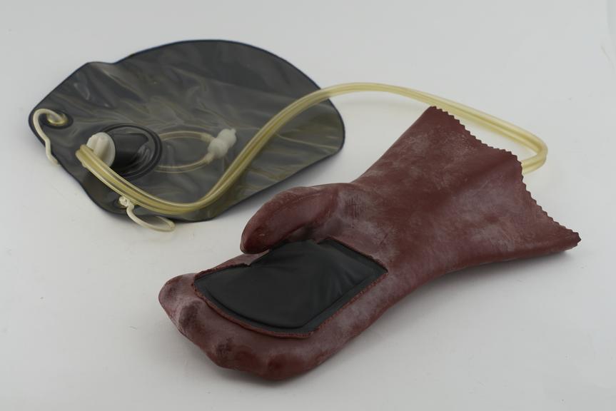 "Croptex" weedkilling glove