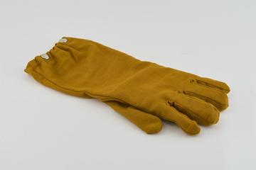 Glove for a live-line woolen and stainless steel suit