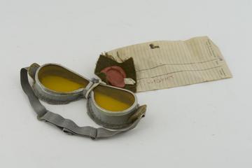 Goggles, Pear shaped, Unsplinterable, Tinted glass