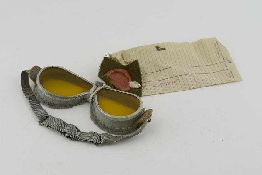 Goggles, Pear shaped, Unsplinterable, Tinted glass