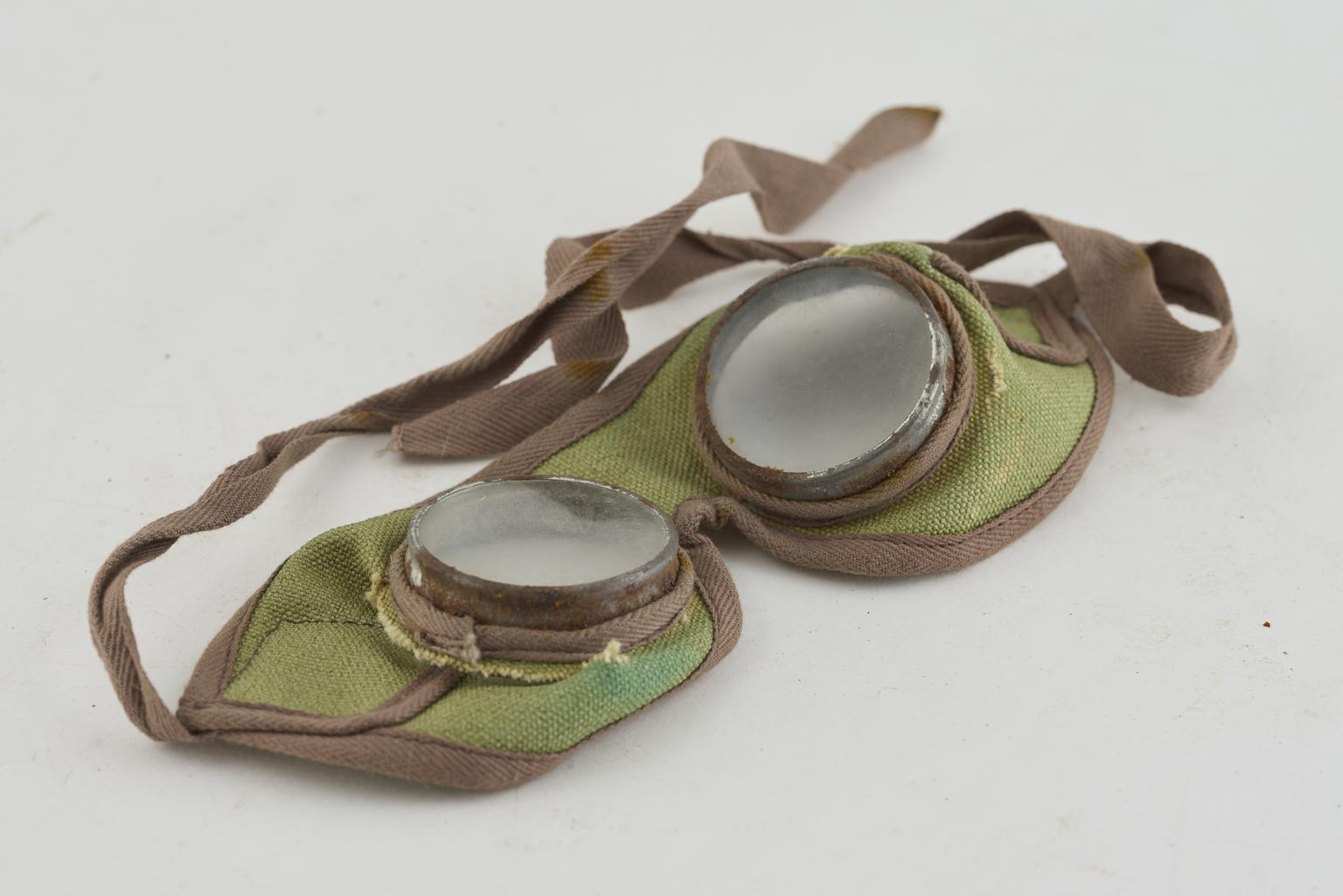 Pair of tar sprayers goggles