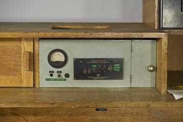 Wooden console with recording system for infrared spectrophotometer, Perkin-Elmer model 12c, United States, 1944-1950