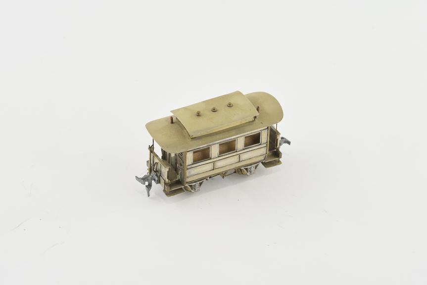 Model 4-wheeled coach (unpainted)
