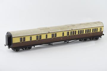 Model railway carriage, 'O' gauge, GWR bogie corridor
