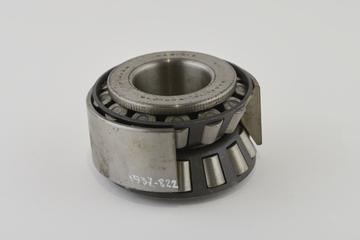 Sectioned roller bearing double cone type