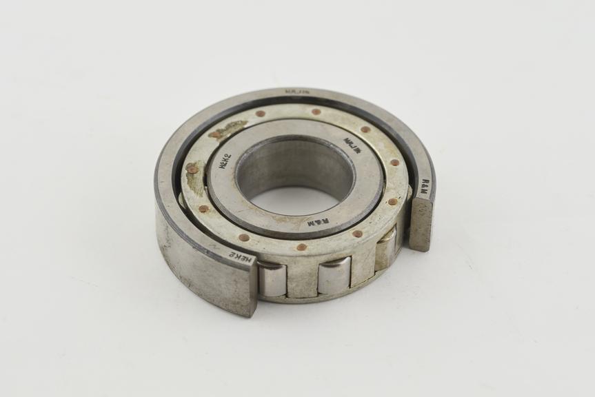 Sectioned medium roller journal bearing