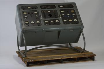 Linear accelerator component - control desk
