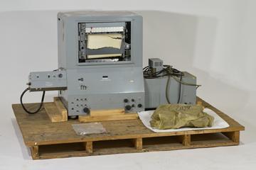 Spectrophotometer and recording unit