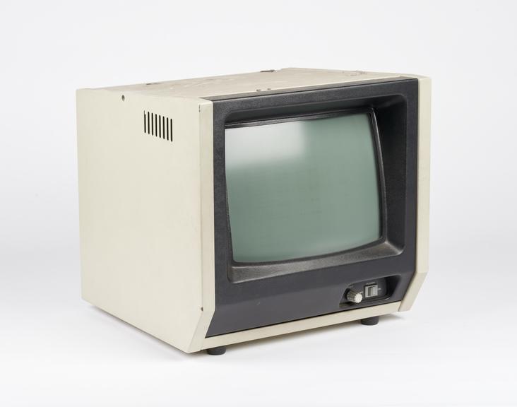 C.R.T. monitor unit for use with the co-ordinate measuring machine