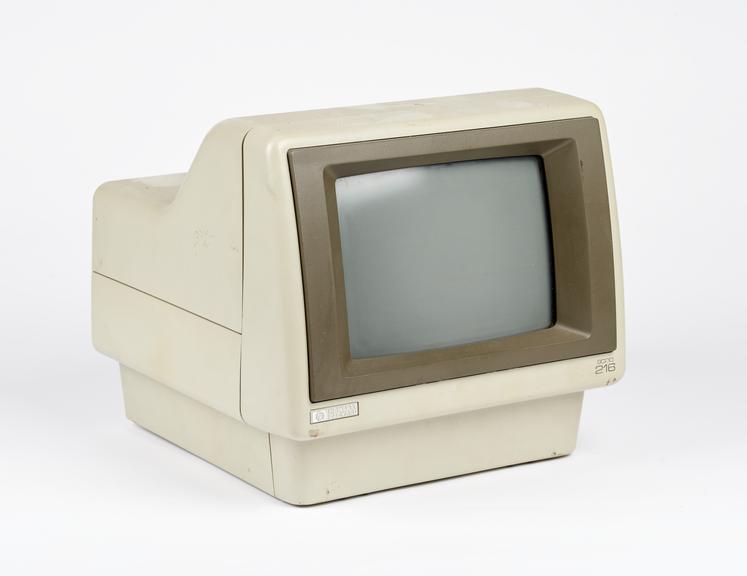 Additional or alternative C.R.T. monitor for the co-ordinate measuring machine