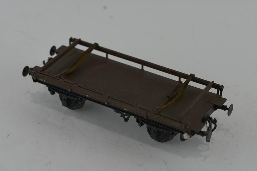 Model railway wagon 'O' gauge, GWR carriage truck No. 135