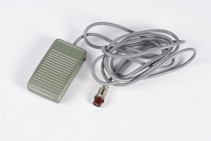 Foot operated switch type OFL-VG-S3 made by Jiden of Osaka