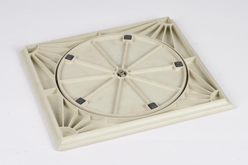 Rotating table for mounting the 2 disc drive unit part 16