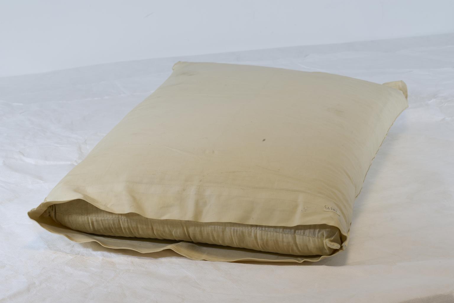 Dunlop 'Dunlopillo' Pillow