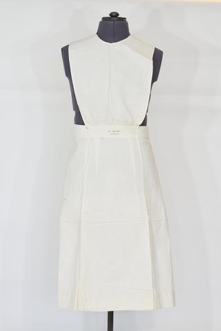 Lightweight Cotton Apron with Round Bib
