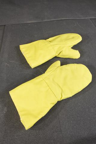 Pair of Protective Gauntlet Mitten Gloves for Shipboard Firefighting Suit