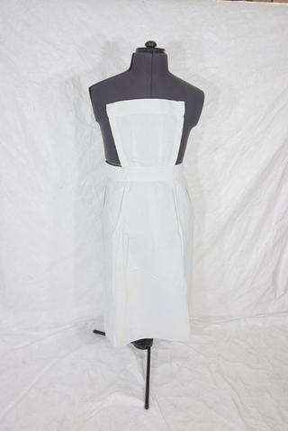 White linen apron with square pin-up bib