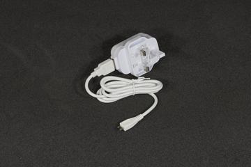 HUG Battery Charger for Electronic Device by LAUGH