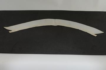 Plain white linen curved collar with pointed collar tip