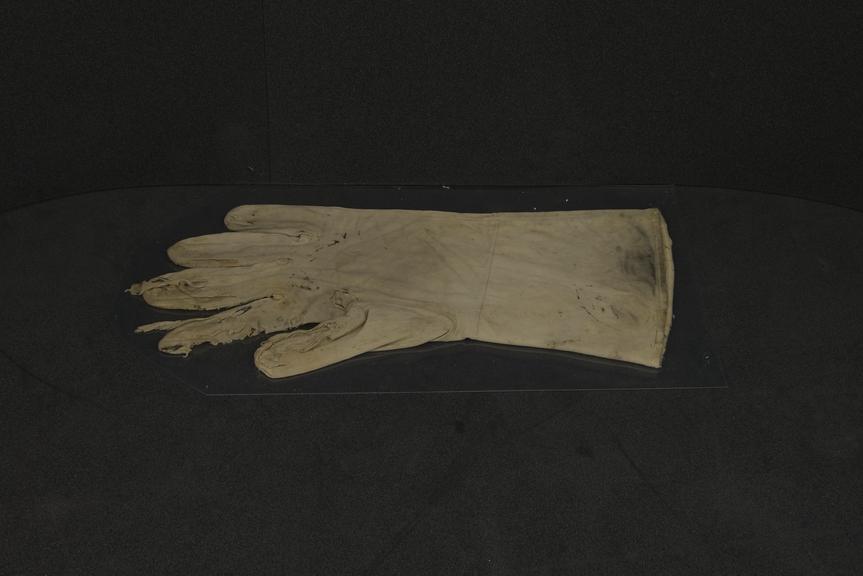 RAF silk flying glove