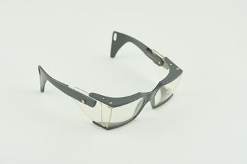 Pair of type E safety spectacles