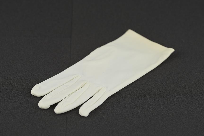 Clean room nylon glove