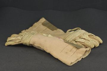 Pair of heated inner gloves