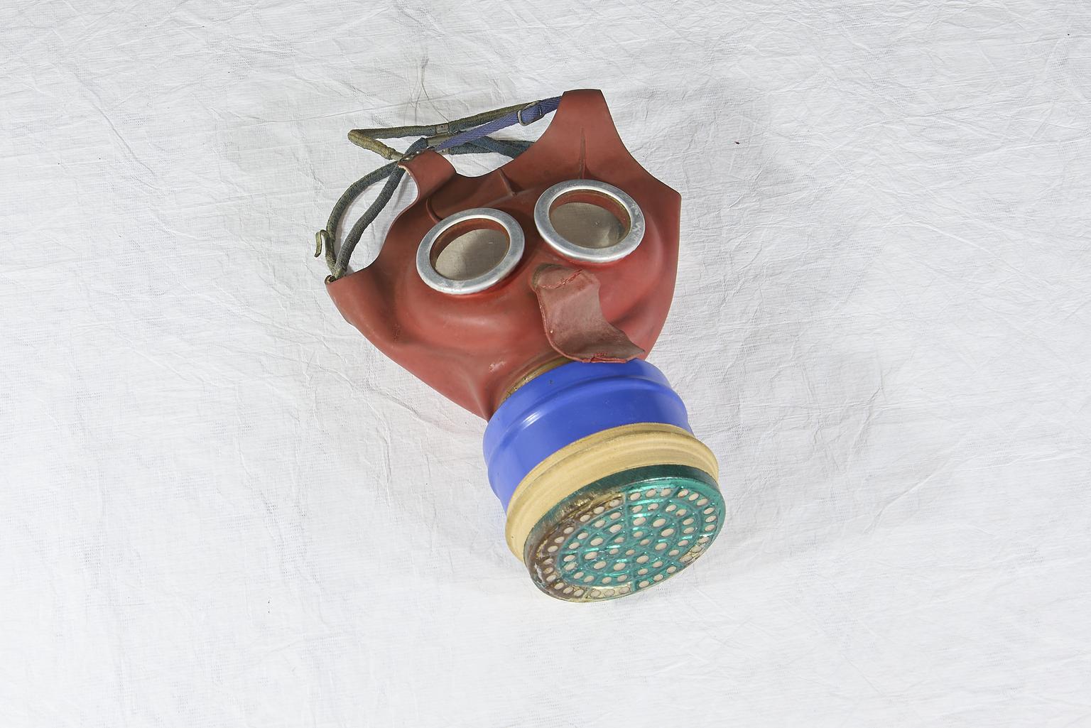 Small child's respirator, C2 (Mickey Mouse), 1939