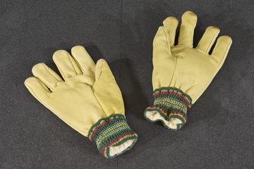 Pair of yellow hide fleecy lined gloves