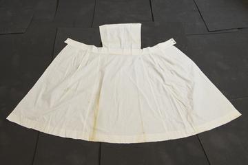 Nurse's apron with bib