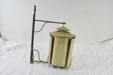 Wall Thermometer Screen Containing Psychrometer