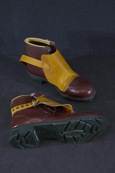 Moulder's Boots