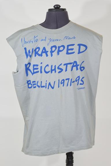 T-shirt worn by staff working on 'Wrapped Reichstag' by Christo and Jeanne Claude