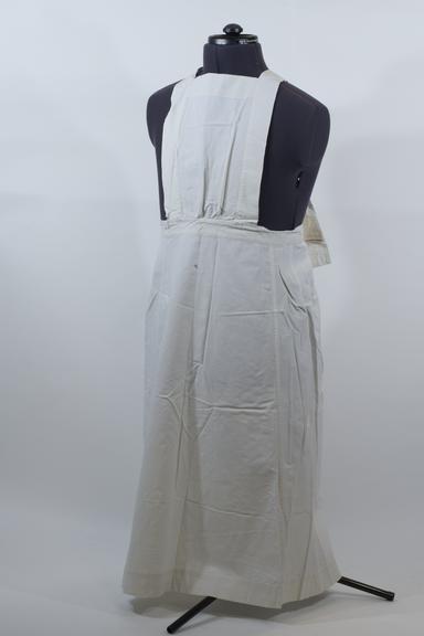 White linen apron, square bib, cross-straps