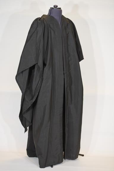Dr. H. Mummery's D.Sc. gown