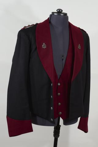 Jacket and wasitcoat for Dr Beatson's medical officer uniform, United Kingdom, 1898-1930