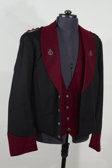 Jacket and wasitcoat for Dr Beatson's medical officer uniform, United Kingdom, 1898-1930